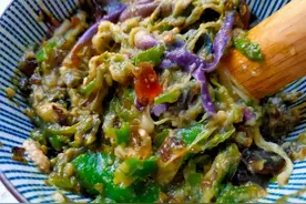 辣椒擂皮蛋茄子（卖相一言难尽但味道很惊艳图片