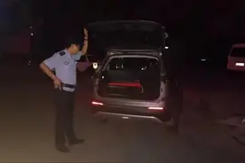 深夜！车辆后备箱传出微弱呼救声……图片