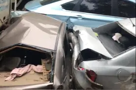 云南昆明一大货车失控连撞10车，致6人受伤图片