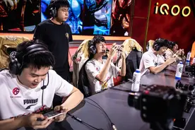 世冠封面观察丨佛山GK淘汰成都AG 昔日选秀状元觉醒豪取五杀图片