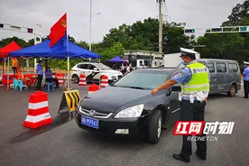 七夕妻子临产 交警丈夫还在坚守岗位图片