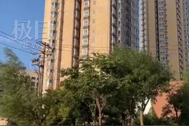 西安一烂尾7年楼盘公开拍卖又中止？售楼经理：竞拍已完成，明年2月可交房图片