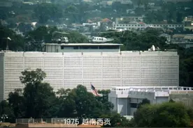 46年后，美军直升机再次飞临美使馆，实施紧急撤离图片