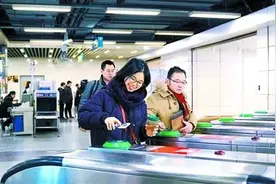 三码整合！上海市民未来可用“随申码”乘坐支付公交、地铁、轮渡图片