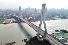 直击鹤洞大桥封闭首个工作日：洲头咀隧道通行压力大，水巴客流大幅增加图片