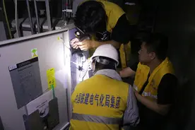 中铁建电气化局一公司：逆行向险 央企担当图片
