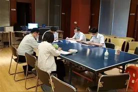 建行湖北省分行：让党旗在抗疫和金融服务一线高高飘扬图片