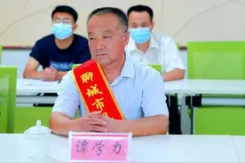 时代英雄谭学力 虎口夺刀匡正义——致敬最可爱的人图片