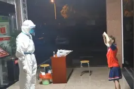 看到最后泪目了！张家界7岁女孩凌晨和护士阿姨互相鞠躬致谢图片