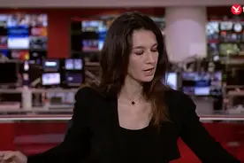英媒：直播中，BBC主持人意外接到塔利班发言人电话图片