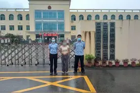 女邻居冒充老人子女盗取数万元存款 乐平警方：嗜赌成瘾让她没有了做人的底线图片