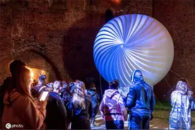 波兰举行灯光节 绚烂光影世界美轮美奂图片