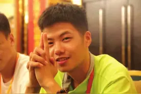 长辈相继因病去世，与姐姐相依为命，考上大学的他立志学医：做一个有用的人图片