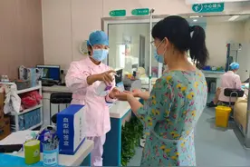 青岛市中心血站提醒：献血后4周内出现发热等症状须及时告知图片