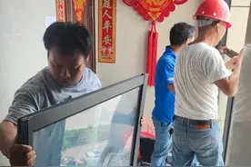 擅自封闭过道通风窗，违法图片