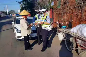 天津红桥交警重点整治三轮、四轮电动车违法行为图片