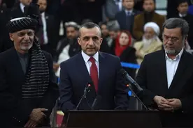 阿富汗政府军夺回一省会，正与塔利班激战图片