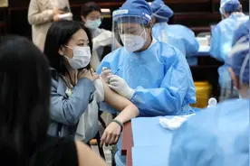 “不接种疫苗纳入个人诚信记录”，有违国家倡导的自愿原则图片
