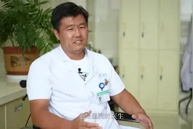 新华全媒+|轮椅男孩：为梦想起“立”图片