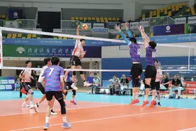“静悄悄”进行的全运会男排比赛，上海队提前晋级四强图片