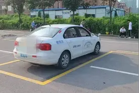 大马路不是练车场 高密交警查获4辆违规教练车图片