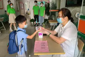 近4万名小学生体验“快乐不简单”的暑托班生活！小学生爱心暑托班结业图片