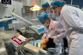 妈妈带12岁儿子去矫牙，竟发现牙根已坏死变短了！专家：牙齿磕碰后一定别大意图片