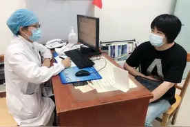 一锅醉虾鱼皮下肚，女子染上寄生虫腹痛难忍图片