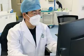 青岛市市立医院潘胜奇：ICU里，他守护生命不停歇图片
