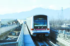 北京地铁开启“全自动运行”时代——“无人值守”刷新纪录图片