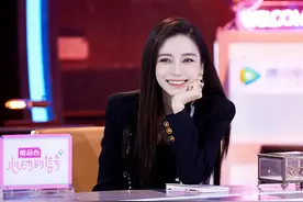 Angelababy综艺录制花絮曝光 托腮微笑甜度满分图片