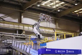 数字化转型实现“三个30%”提升，上汽延锋样本向全球复制图片