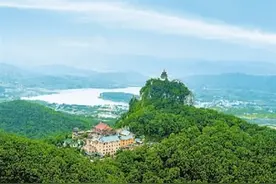 鸡笼山上观胜景图片