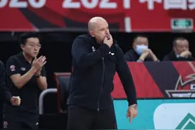 CBA｜北京首钢主教练雅尼斯正在隔离 下周有望归队图片