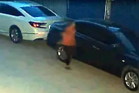 损失2万！被按喇叭催促 女子连刮23部车报复图片