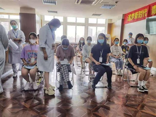 上海女兵录取率（上海征兵体检有序进行）