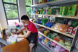 临高考前两天父亲去世，绵阳19岁男孩打工赚生活费，今天，好消息传来！他被录取了图片