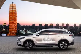 今年订单量腰斩！北京X7要靠“自虐”重新吸粉？图片