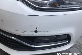 收费停车场内车辆被剐蹭 车主：肇事车未找到，停车场不担责吗？图片