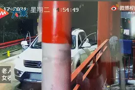 事发湖南！凌晨高速上这一幕，让女收费员“秒变”司机图片