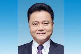 朱宏已任广东省卫健委党组书记，去年抗击疫情中曾获全国表彰图片