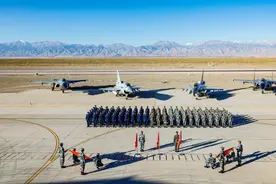 战鹰奋翅破空来——空军在“金头盔-2021”考核中锤炼新时代人民空军战斗精神见闻图片