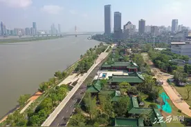 滕王阁景区升级改造，沿江仿古建筑大气磅礴图片