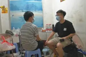 14岁男孩卖游戏币半个月赚6000元给妈妈买首饰，游戏厅称其违法要他还钱？图片