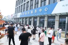 万元大奖“抢人”！郑州富士康日进新员工上万，iPhone 13备货紧锣密鼓，“果链”又有投资机会？图片