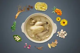 “秋老虎”天气，煲碗清热润肺的海底椰川贝排骨汤吧！图片