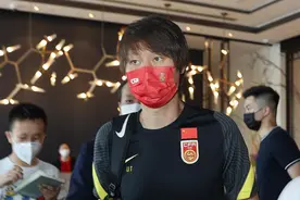 声音丨长约留住李铁是最实际选择，大赛前需稳定军心图片
