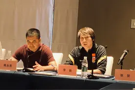 对话｜李铁：国足要创造奇迹就要拼，靠骂是踢不出去的图片