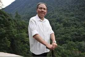 邓小平诞辰117周年，邓小平扮演者卢奇：我最大遗憾是错过见小平宝贵机会图片