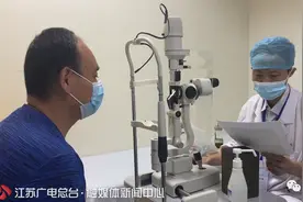 最新！突发视网膜脱落的他即将手术图片